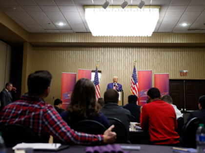 DES MOINES, IOWA - JANUARY 06: Republican presidential candidate, former U.S. President Do