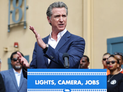 LOS ANGELES, CALIFORNIA - OCTOBER 27: California Governor Gavin Newsom speaks during a pre