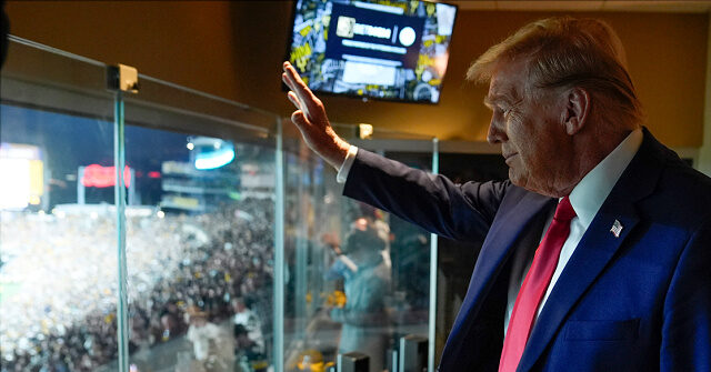 Trump Receives Thunderous Welcome at Pittsburgh Steelers Game to Chants of 'USA, USA!'