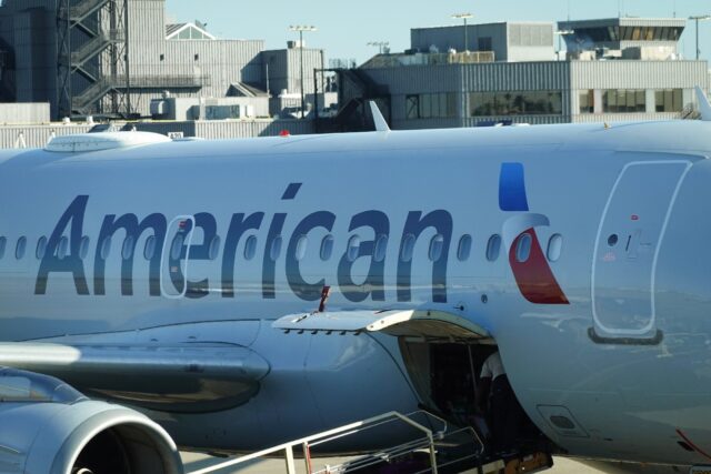 American Airlines reported a third-quarter loss, but said efforts to restore bookings prog