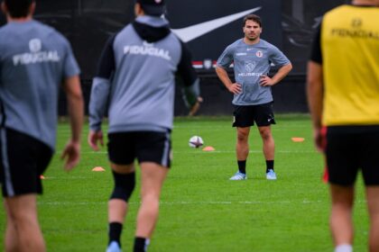 Antoine Dupont trains with Top 14 champions Toulouse