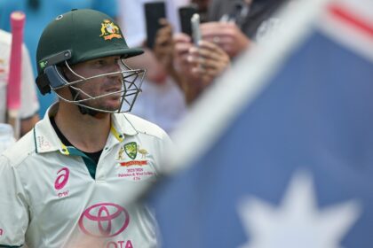 David Warner has offered to come out of retirement for Australia