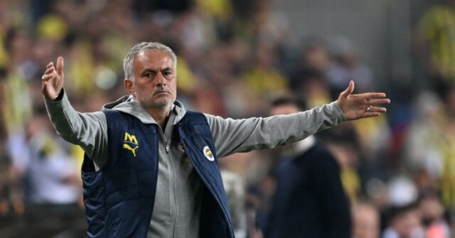 United Faces Struggles Ahead of Fenerbahce Clash