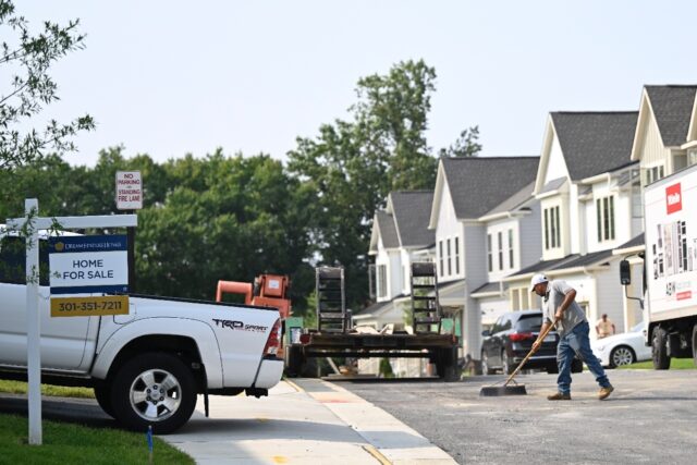 New home sales in the United States hit the fastest pace in more than a year on lower inte