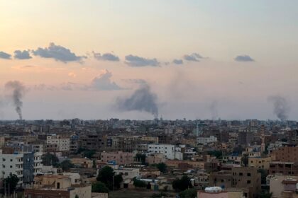 Smoke billows during air strikes in central Khartoum as the Sudanese Armed Forces attack p