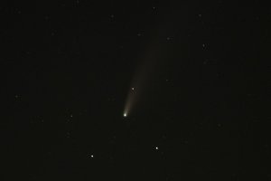 NASA says comet expected to put on show in Earth fly-by