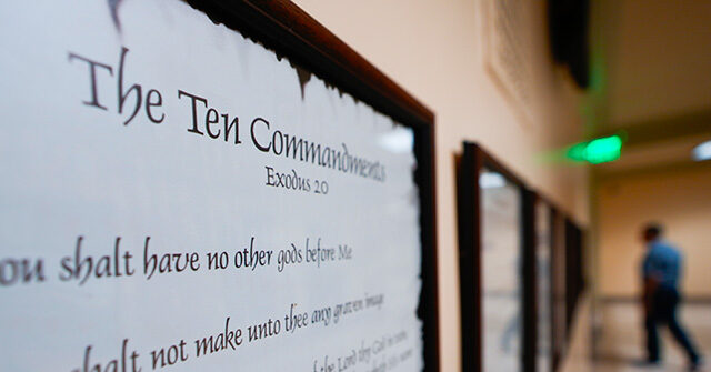 Kentucky Republican Files Bill to Allow Display of 10 Commandments in Schools