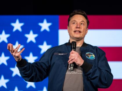 LANCASTER, PENNSYLVANIA - OCTOBER 26: SpaceX and Tesla founder Elon Musk speaks during an