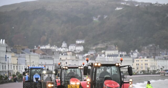 'No Farmers, No Food' -- UK Farmer Tractor Protest Descends on Labour Party Conference