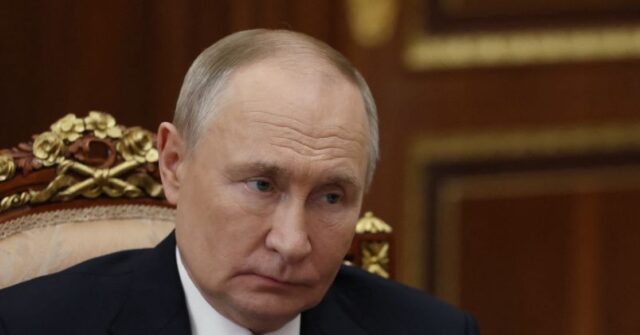 Putin Accuses West of Making Ukraine War 'Global', Claims Dnipro Attack is Unveiling of New Ballistic Missile