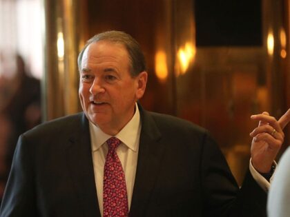 NEW YORK, NY - NOVEMBER 18: Arkansas Governor Mike Huckabee arrives at Trump Tower on Nove