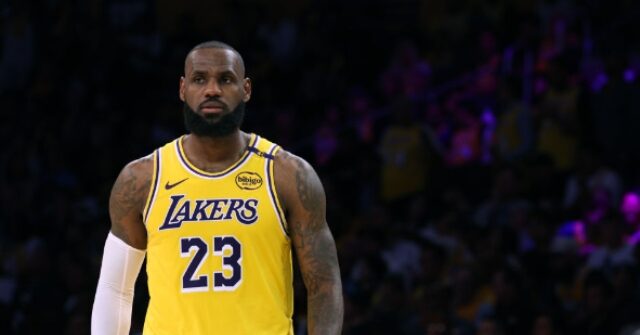 'You Should be Ashamed': Fans Blast LeBron for 'Stitched Together' Endorsement of Kamala Harris