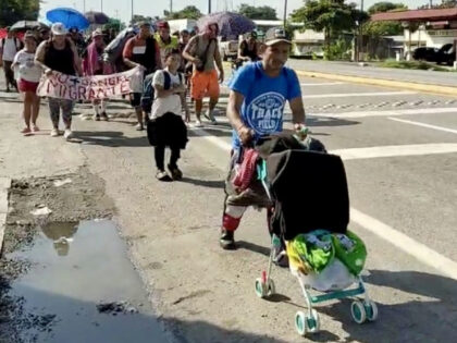 Migrants make their way through Chiapas. (Credit: Breitbart Texas / Cartel Chronicles)