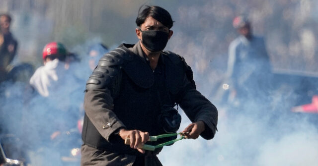 Thousands Arrested, Fatalities Reported in Pakistan Riots for Ex-PM ...