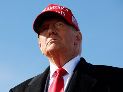 LITITZ, PENNSYLVANIA - NOVEMBER 03: Republican presidential nominee, former U.S. President