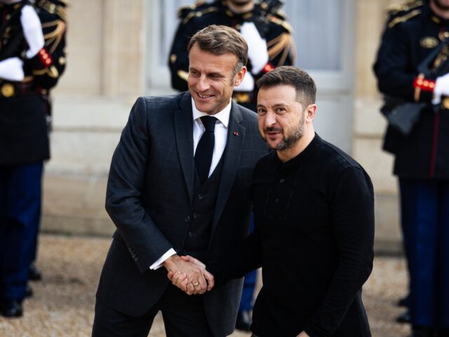 French President Emmanuel Macron welcomes Volodymyr Zelensky, President of Ukraine, at the