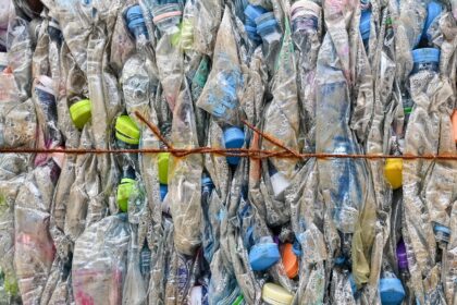 Attempts to reach an agreement in Busan on curbing plastic pollution have stalled over sev