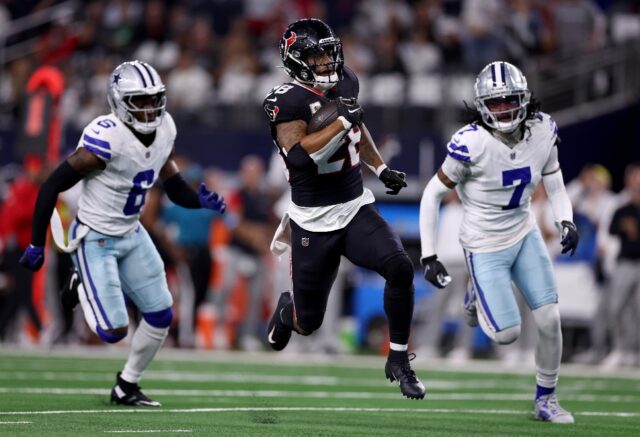 Joe Mixon races in for the first of three touchdowns in the Houston Texans' 34-10 drubbing