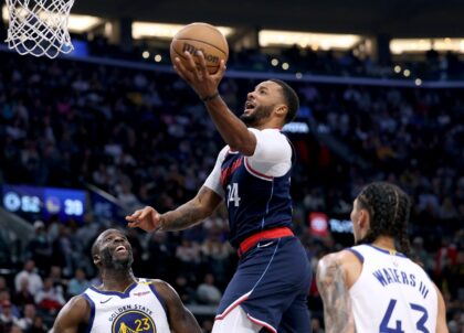 Norman Powell's 23 points helped the Los Angeles Clippers upset the Golden State Warriors