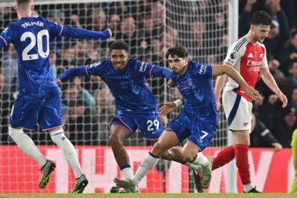 Pedro Neto (2R) celebrates his equaliser for Chelsea against Arsenal