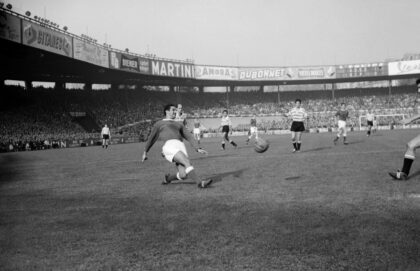 Rachid Mekhloufi was a star in France before and after his stint playing for the Algerian