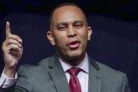 Hakeem Jeffries chooses calm over chaos as Democrats work to win the House majority