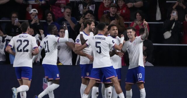 USMNT Beats Jamaica 5-2 in Semifinal