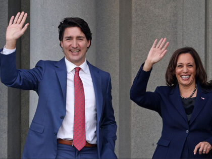 Escorted by U.S. Vice President Kamala Harris, Canadian Prime Minister Justin Trudeau tour