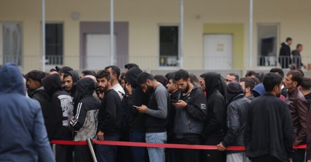 Germany and Austria Suspend Asylum Applications From Syrian Migrants
