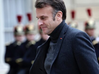 Macron Looks to Sideline Le Pen, Make Pact with Leftists to Form New Government