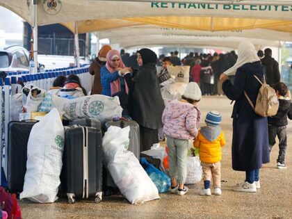 Syrian refugees residing in Turkey return to their homeland through the Cilvegözü Border