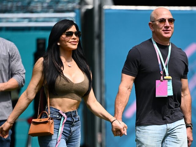 Jeff Bezos and Lauren Sanchez