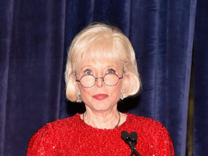 Lesley Stahl attends the 2024 CSHL Double Helix Medals Dinner at the American Museum of Na