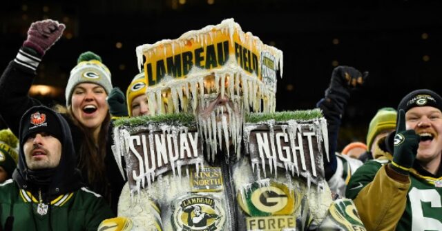 Saints Quarterbacks Practiced Inside a Walk-In Freezer to Prep for Frigid Conditions at Lambeau Field