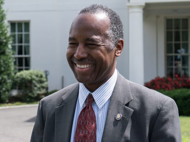Secretary of Housing and Urban Development Ben Carson | 7/25/17 (Official White House Phot