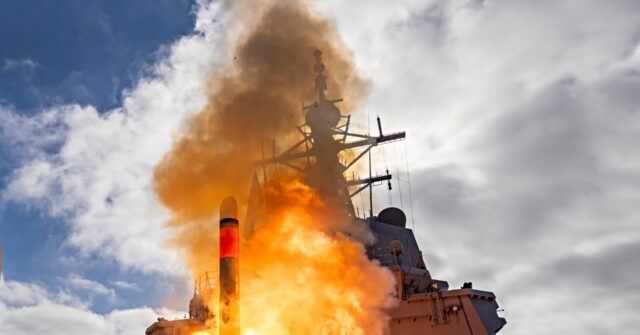 NextImg:Australia Fires U.S. Tomahawk Missile at Sea for First Time