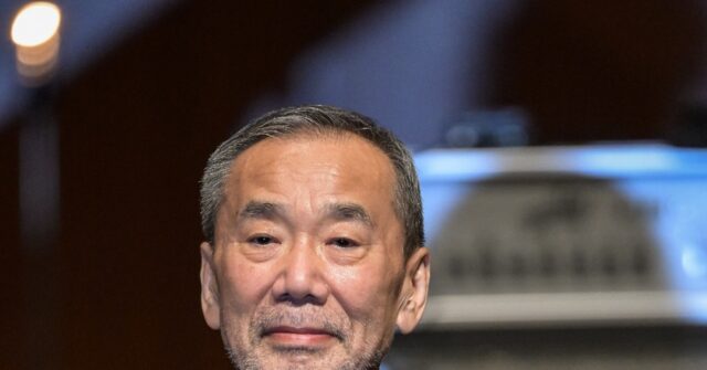 Haruki Murakami Receives Honorary Degree at Waseda