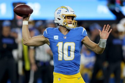 Justin Herbert of the Los Angeles Chargers threw two touchdown passes in the fourth quarte