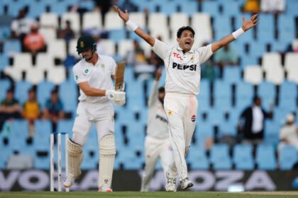 Mohammad Abbas (R) gave Pakistan hope of defending a small total