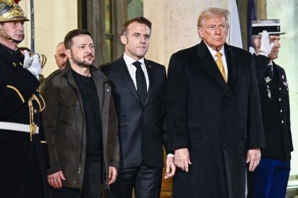 Zelensky met Trump and Macron at the presidential palace in Paris