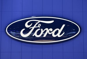 Ford, General Motors to donate to Trump's inauguration