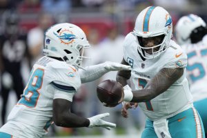 Miami Dolphins defeat San Francisco 49ers, keep slim playoff hopes alive