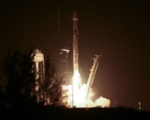 SpaceX launches 21 Starlink satellites from Florida