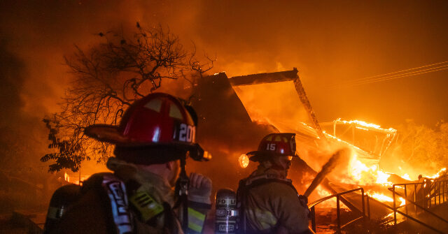 Firefighters-battle-Palisades-fire-640x3