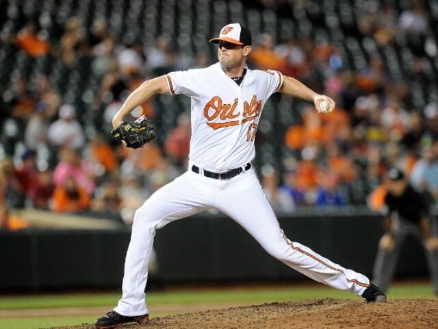 BALTIMORE, MD - JUNE 29: Brian Matusz #17 of the Baltimore Orioles pitches against the Te