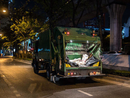 Chicago: Garbage Truck Driver with Concealed Carry License Kills Alleged Armed Robber