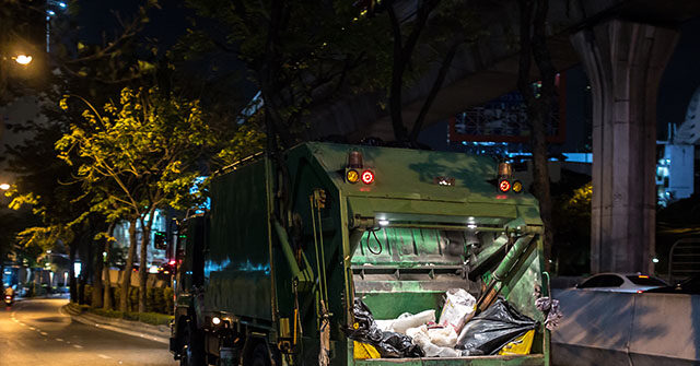 Chicago: Armed Garbage Truck Driver Kills Alleged Armed Robber
