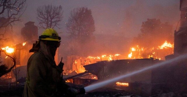 Live Updates: 4 Simultaneous Wildfires Threaten Lives, Homes in Los Angeles