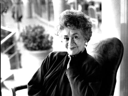 Tony Award-Winning British Actress Joan Plowright, Widow of Laurence Olivier, Dies at 95