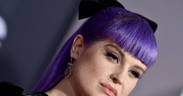 Kelly Osbourne Blasts Celebrities Using L.A. Wildfires as 'Photo Op'